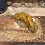 うを徳 - 愛媛赤雲丹のにぎり