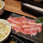 精肉卸問屋直営焼肉店 牛次郎 - 薄切りカルビ定食