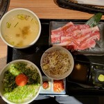 精肉卸問屋直営焼肉店 牛次郎 - 薄切りカルビ定食