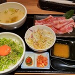 精肉卸問屋直営焼肉店 牛次郎 - 薄切りカルビ定食