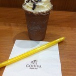 GODIVA - 人気No.1のミルクチョコレートデカダンス（560円）_2013年8月