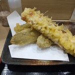 本格派博多うどん はし田たい吉 - ごぼてんちくわ天