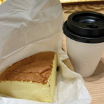 りくろーおじさんの店 大阪伊丹空港店 - 