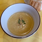 キッチンカフェ穂 - ニンジンとごぼうのスープ。優しい。