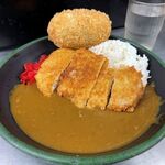 新田毎 - 本日とんかつカレー　590円　+　新発売ステーキカレーパン　250円