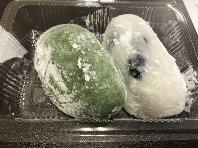 五稜郭駅近くの和菓子屋さん : 東京堂の写真