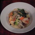 Stir-fried shrimp and seasonal vegetables with rock salt