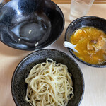 ラーメン二郎 - つけ麺の麺が2ロットに分かれて出てきた