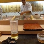 伊勢鮨 - 若い板前