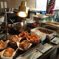 R restaurant & bar - 