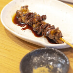 Izakaya Uechan - 串焼き５本盛り合わせ（700円）より：つなぎ。山椒で頂くのごお薦め。