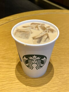 Starbucks Coffee - ブロンドラテwithオーツミルク、アイス、ショート