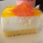 ヒノシン - ヨーグルトのデザートのカット層