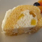 ヒノシン - デザート付のココナッツとパイナップルのロール