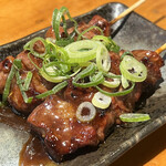 居食屋 わいるどふぁーむ  - 島豚のハラゴー串 ２串＠５００円