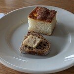 Cernia - パンとイチジクを練り込んだバター