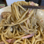 煮干らーめん 川むら - 麵リフト(混ぜた後)