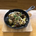 Bistro kidori - 広島産牡蠣と舞茸のアヒージョ