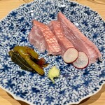 鮨処 池上 - お造り：千葉勝浦の金目鯛 葉山葵土佐酢漬 静岡天城山の鬼緑山葵 塩パラ山葵で