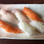 グルメ回転寿司 函太郎 - サーモン、ミズダコ等