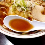 まるかいラーメン - スープ