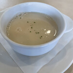 洋風料理 デリス - 新タマネギのスープ。