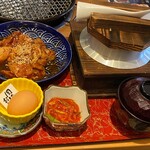 肉のよいち - 味噌ホルモン定食979円