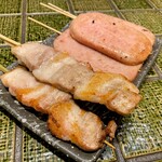 焼鳥炉端 圭玄 - 豚バラ串 165円/本
スパム串 165円/本