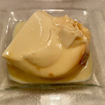 パリのワイン食堂 - 高貴なプリン