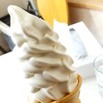ケーキショップ ル･シード - 料理写真:ソフトクリーム(￥220)。今どきこの値段やで！