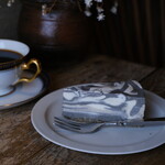 ハミングバードコーヒー - 黒胡麻のレアチーズケーキ 