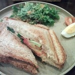エルヴカフェ - ホットサンドセット 1,050円