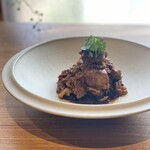 Osteria OLMO - 梅山豚のバルセート煮込