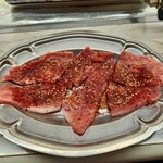 焼肉ジンギスカン つるや - カルビ(辛口）