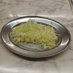 焼肉ジンギスカン つるや - お通し(キャベツ）