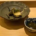 くるますし - アワビ。 自身の体液だけで6時間ほど低温で煮たもの。 肝ソースで。