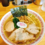 柳麺かいと - 料理写真:塩ラーメン（800円）＋煮玉子（100円）