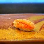 鮨 難波 - 甘海老。 富山湾の定番のタネ。