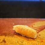 鮨 難波 - 3日熟成のヒラメ。 噛むほどに旨味が増します。