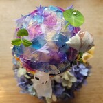 ラトリエ ア マ ファソン - 梅雨の情景 今では主流となって来た、紫陽花を模したグラスデザート