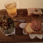 オーベルジュ 漣 - アミューズ：パプリカのムース、パテ、サザエ等