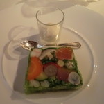 オーベルジュ 漣 - 前菜：箱根野菜のガトー仕立て・ムースリーヌソース