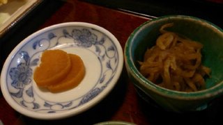 Soba Washoku Nagomi - 小鉢（切り干し大根）、漬物