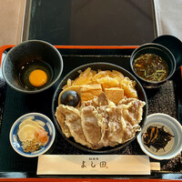 松阪牛 よし田 - 数量限定 松坂牛すき焼き丼1200円大盛無料サービス