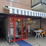 タストゥー - お店の入口