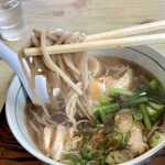 満月食堂 - レンゲは在るけど使った試し無いわ。両手で丼持ってズズッと汁ば啜るんだ！