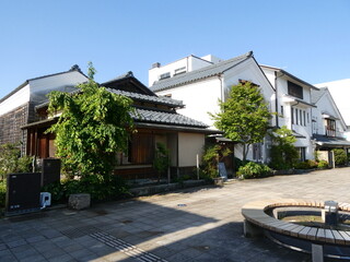 Hayashi Kohi - 一番手前の建物