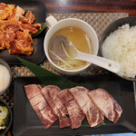 牛タンの店 赤間精肉店 - 