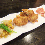 華麗なるカレー - とうもろこしとじゃがいも、唐揚げ、生ハム(700円)