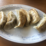 中国料理 鴨川食堂 - エビ入り焼き餃子　590円